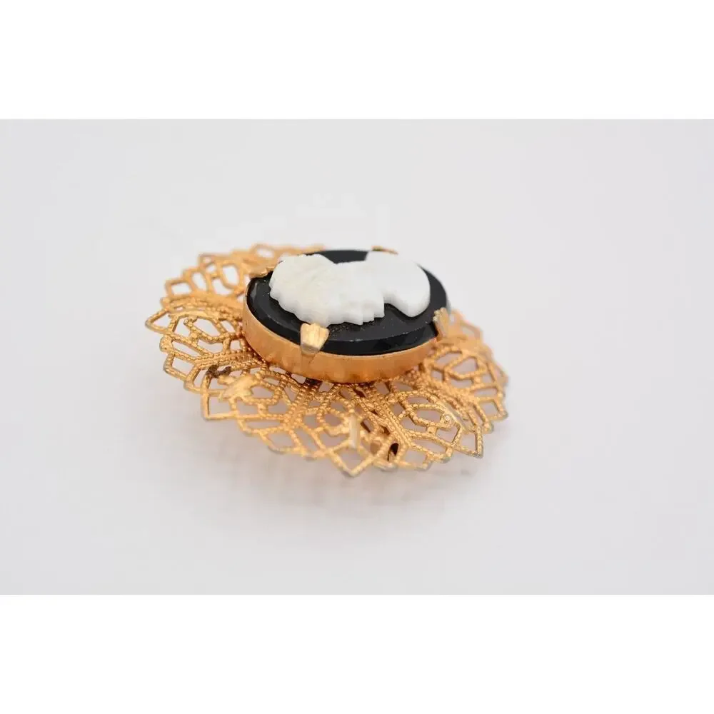 Vintage Cameo Pin Brooch Black White Textured Gold Tone Oval Round 1980s BinAT